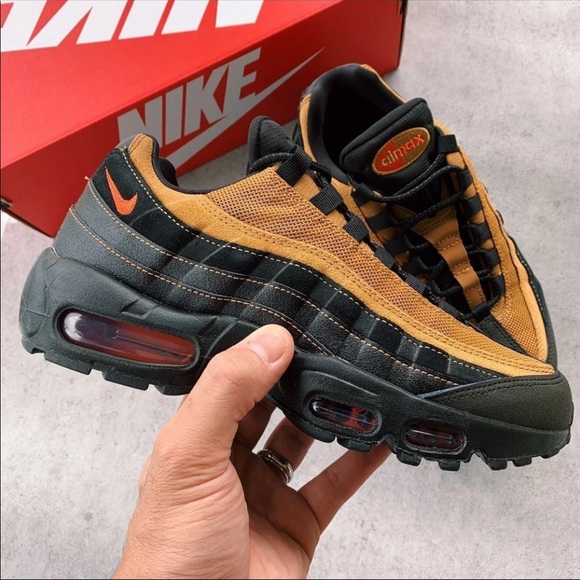Nike Shoes - Nike Air Max 95 Essential